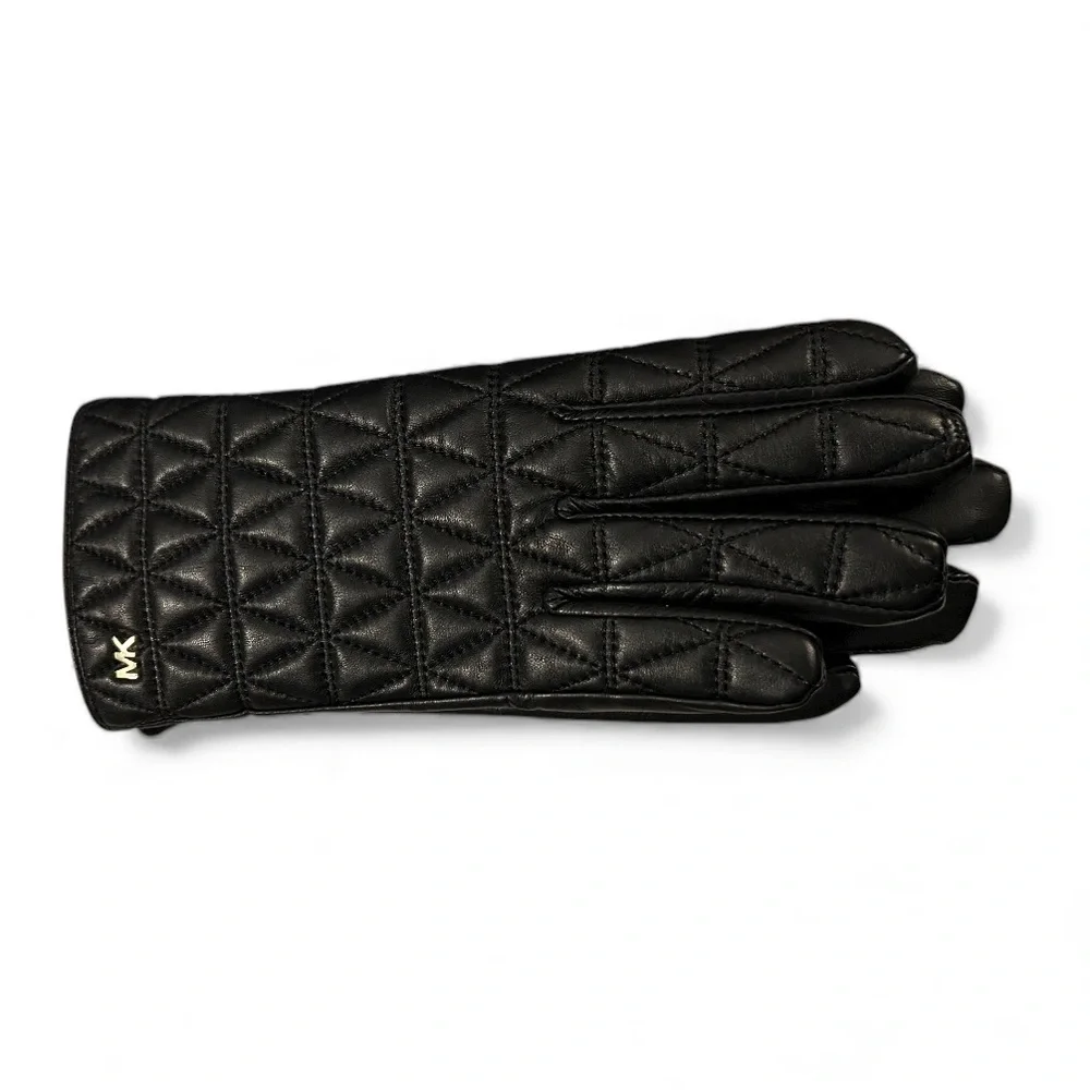 Michael Kors NWT Quilted leather tech gloves